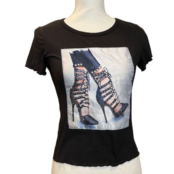 Free Kisses Stiletto Graphic Pearl and Rhinestone Embellished Top Size Small - Picture 2 of 8